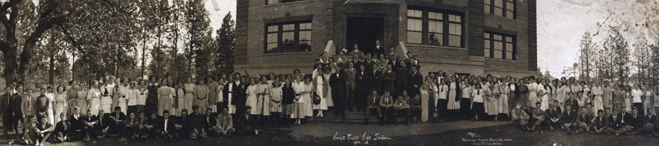 Hood River High Students and Staff, 1912-13