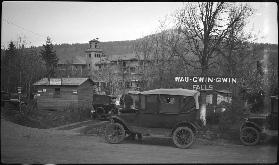 Columbia Gorge Hotel Under Construction