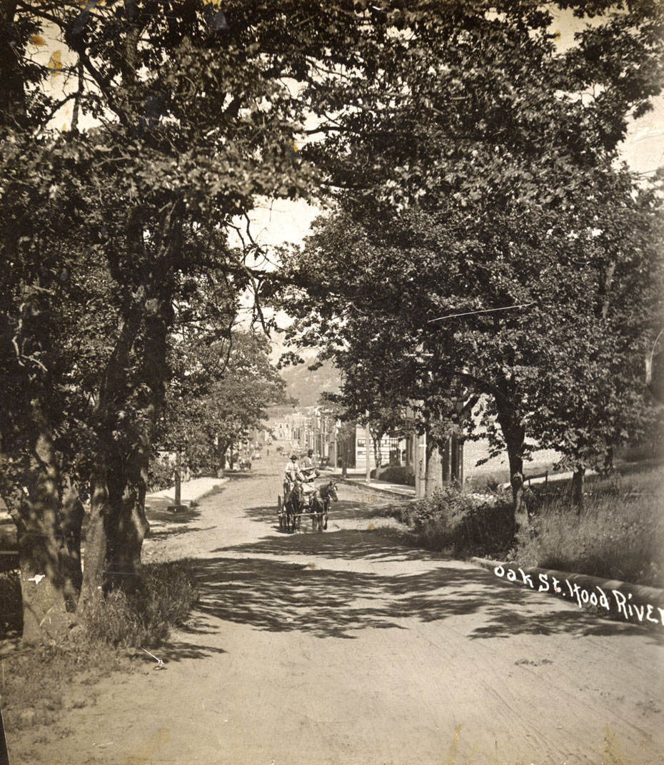 Oak Street Looking East