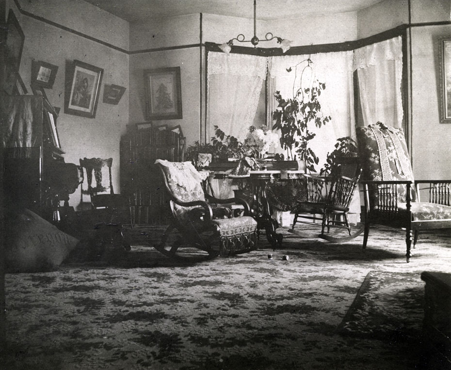 Living Room, Blythe Home