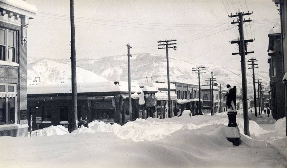 Snowy Oak Street 1911