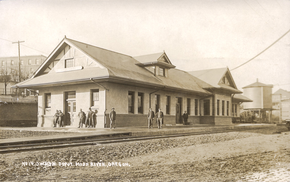 OWR&N Company Hood River Depot