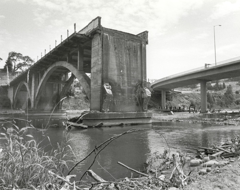 Hood River Bridge Demolition, 1982