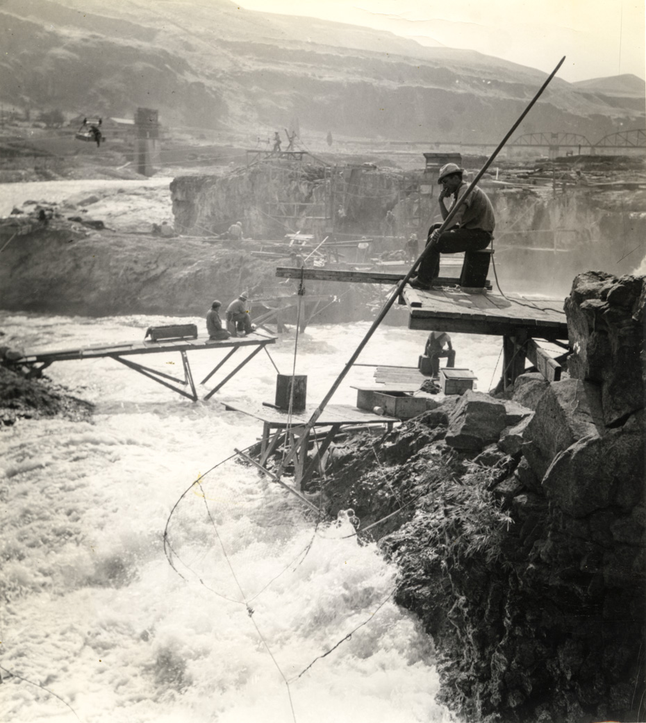 Celilo Falls, 1940