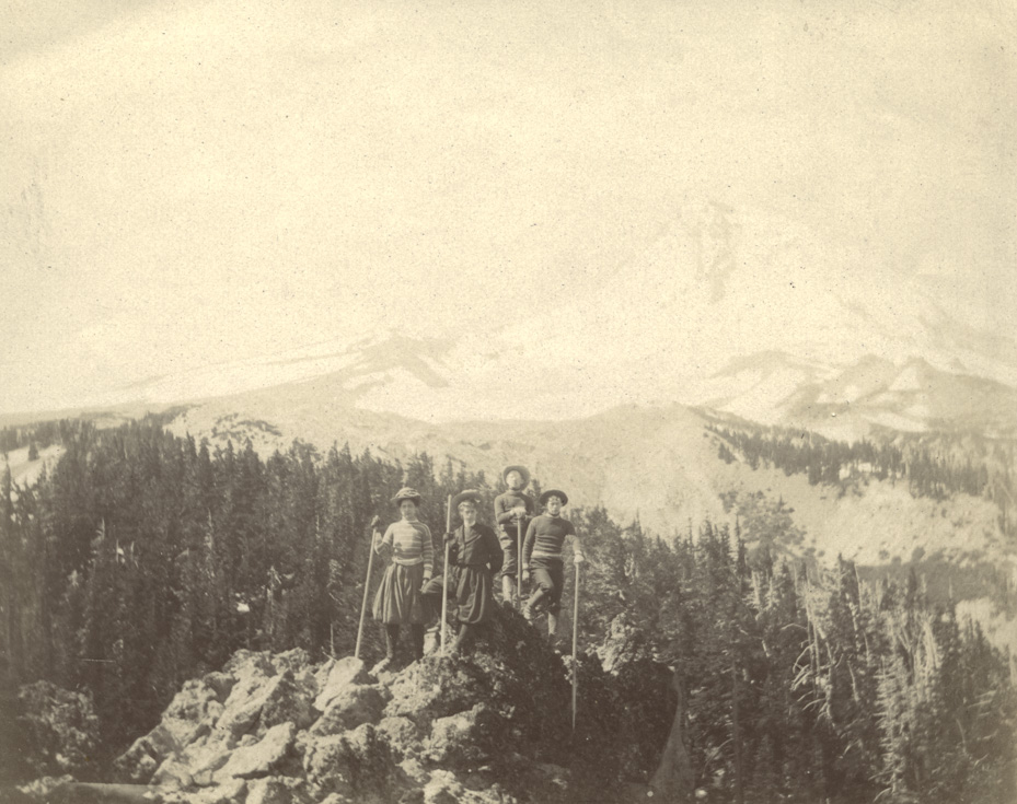 Picture Rocks, Cloud Cap Inn
