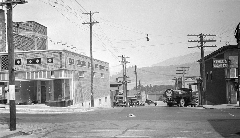 4th and Oak