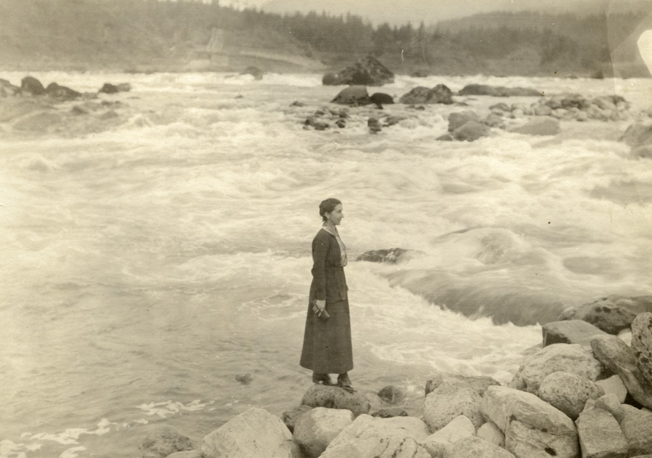 Viola at Cascade Locks