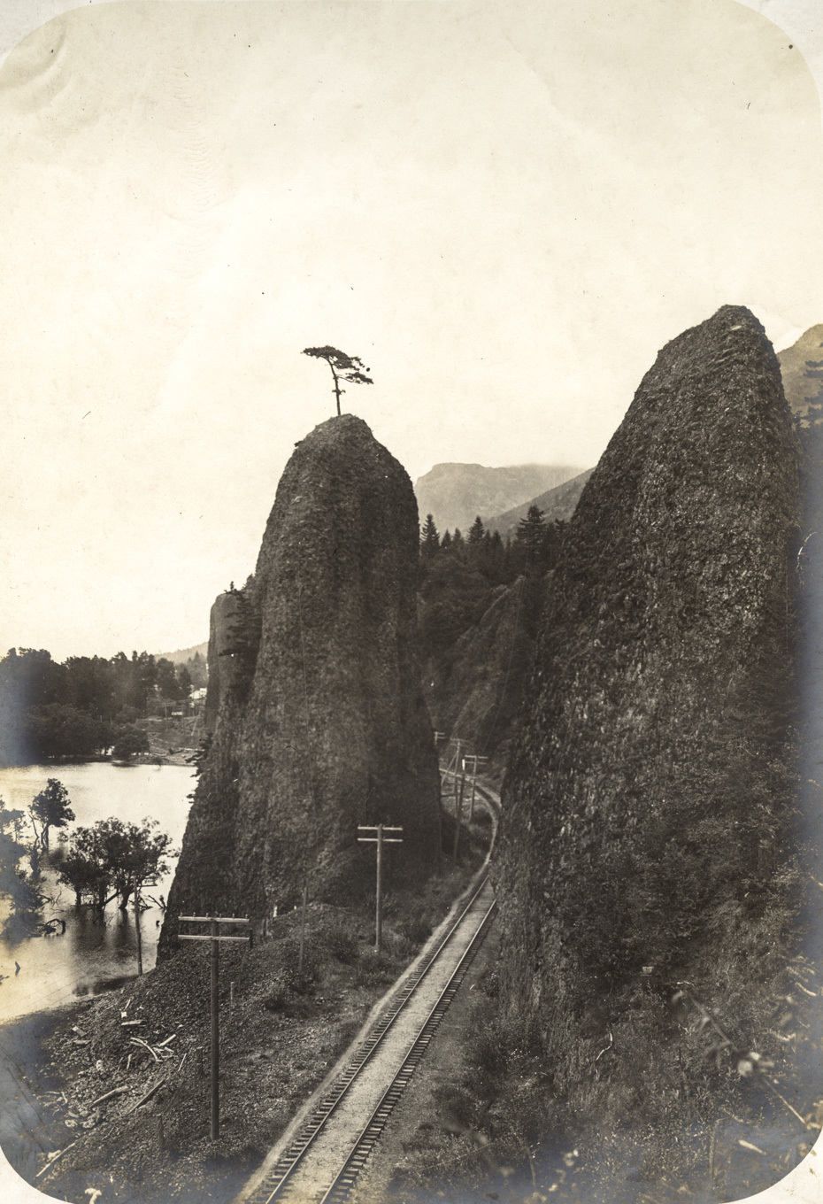 Pillars of Hercules, 1902