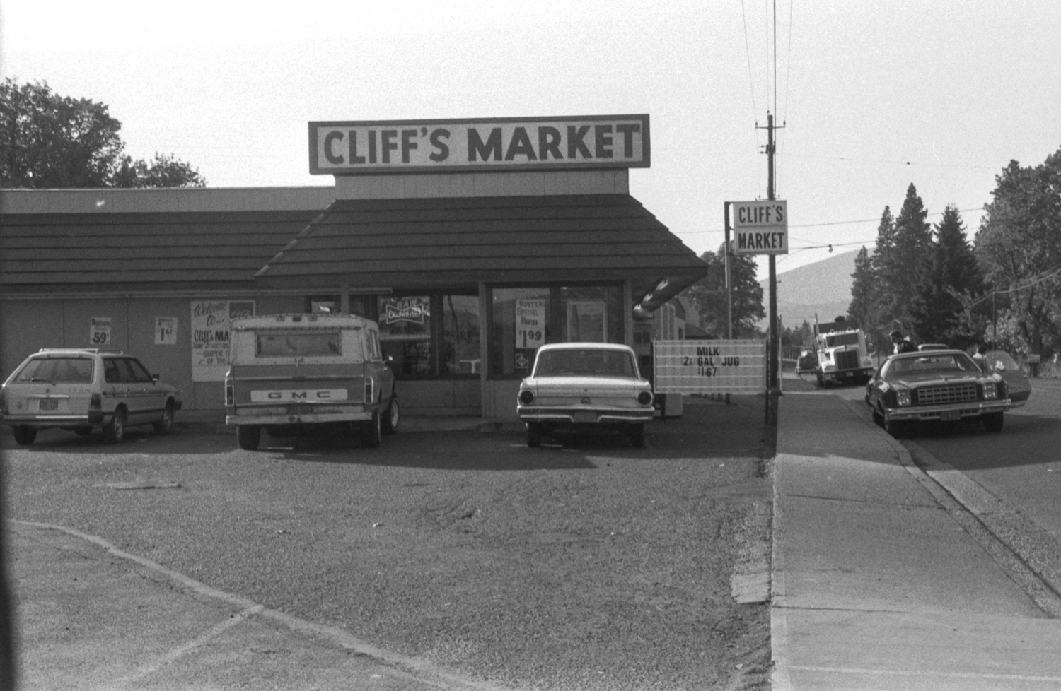 Cliff’s Market
